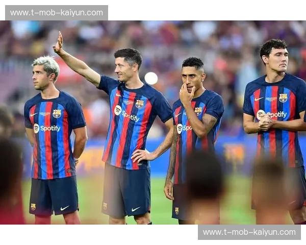 橙色风暴与蓝色荣耀：一场超越胜负的足球盛宴